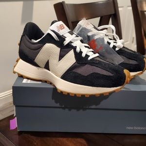 COPY - New Balance 327 Black White Gum (W)